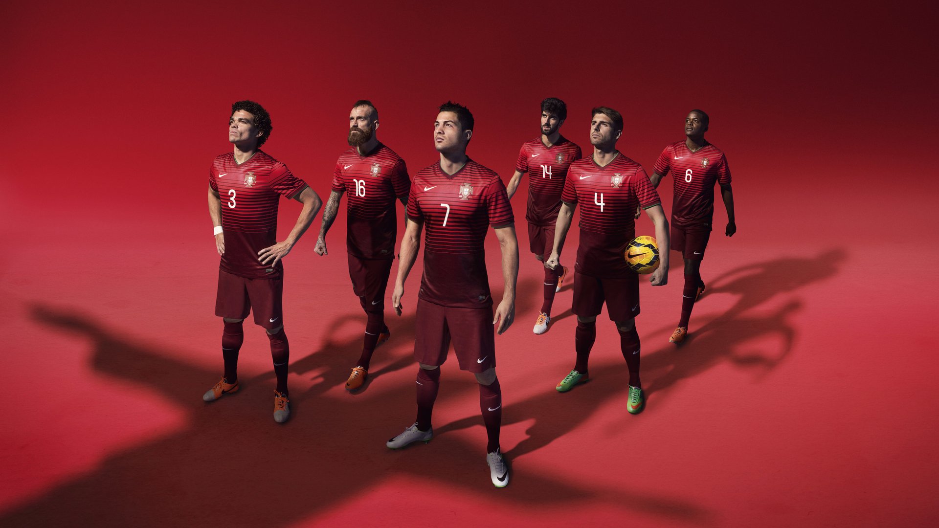 东契奇对决库里控卫之争再起,库里与东契奇拥抱照片