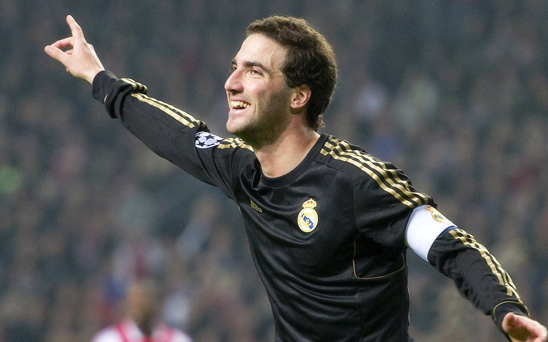 足球联赛最新战况